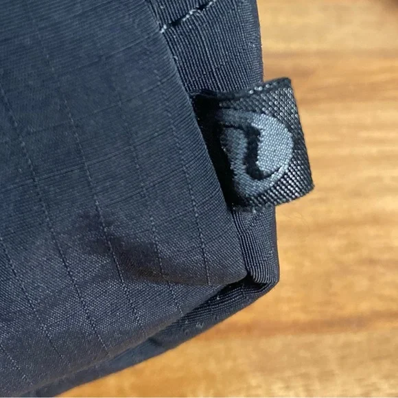 Lululemon Bundle of TWO Mini .7L Belt Bags | Sonic Pink & Black - Picture 8 of 15